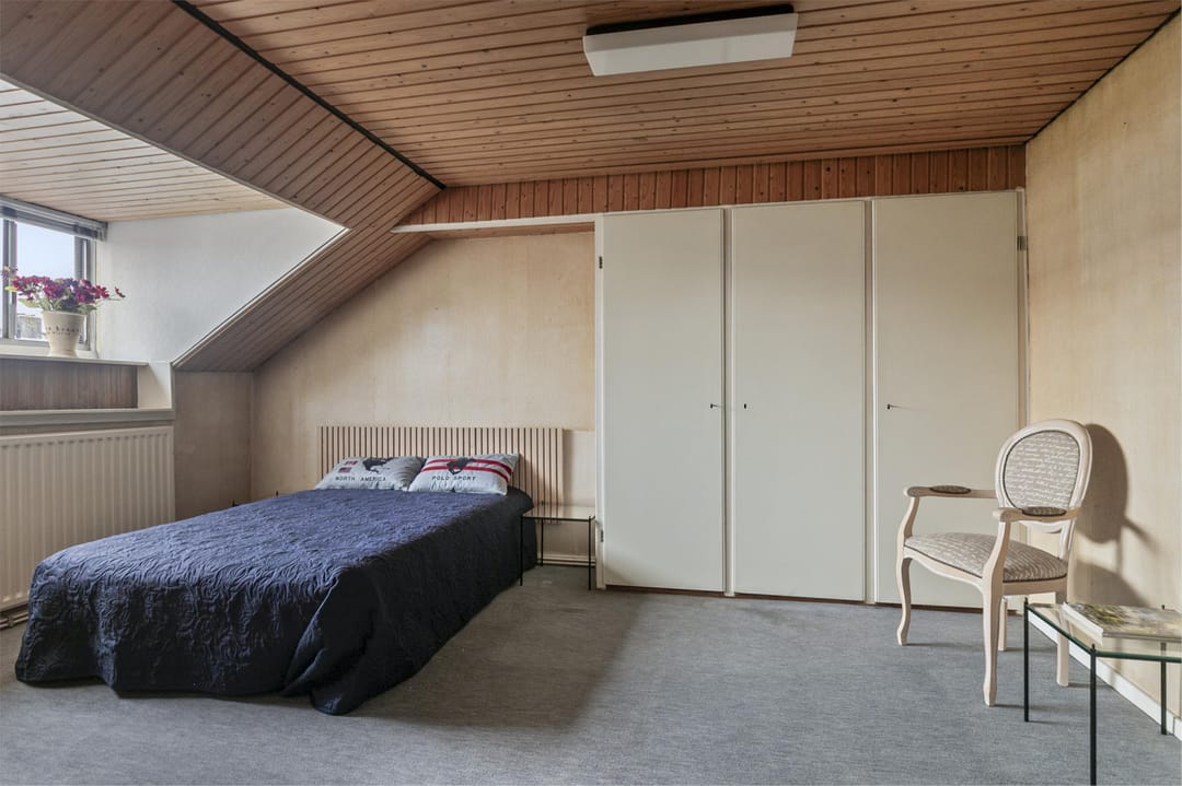 Photo 32 of Veldekestraat 25