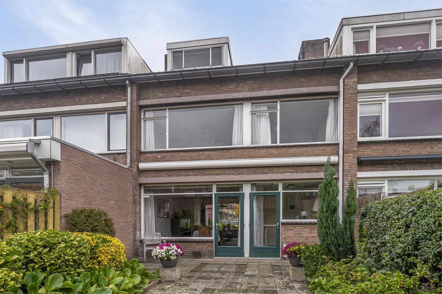Photo 35 of Veldekestraat 25
