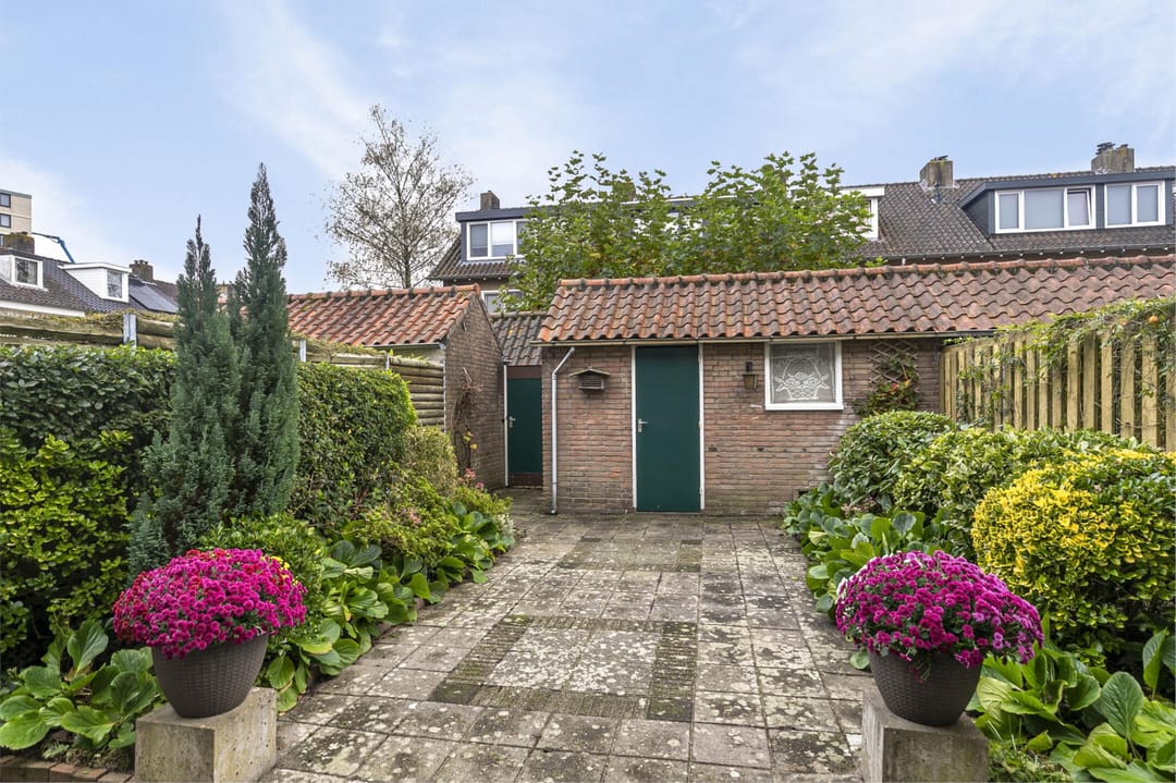 Photo 37 of Veldekestraat 25