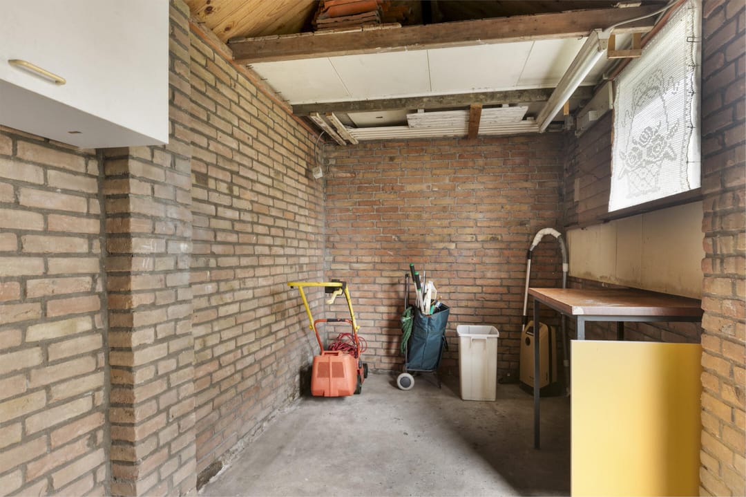 Photo 38 of Veldekestraat 25