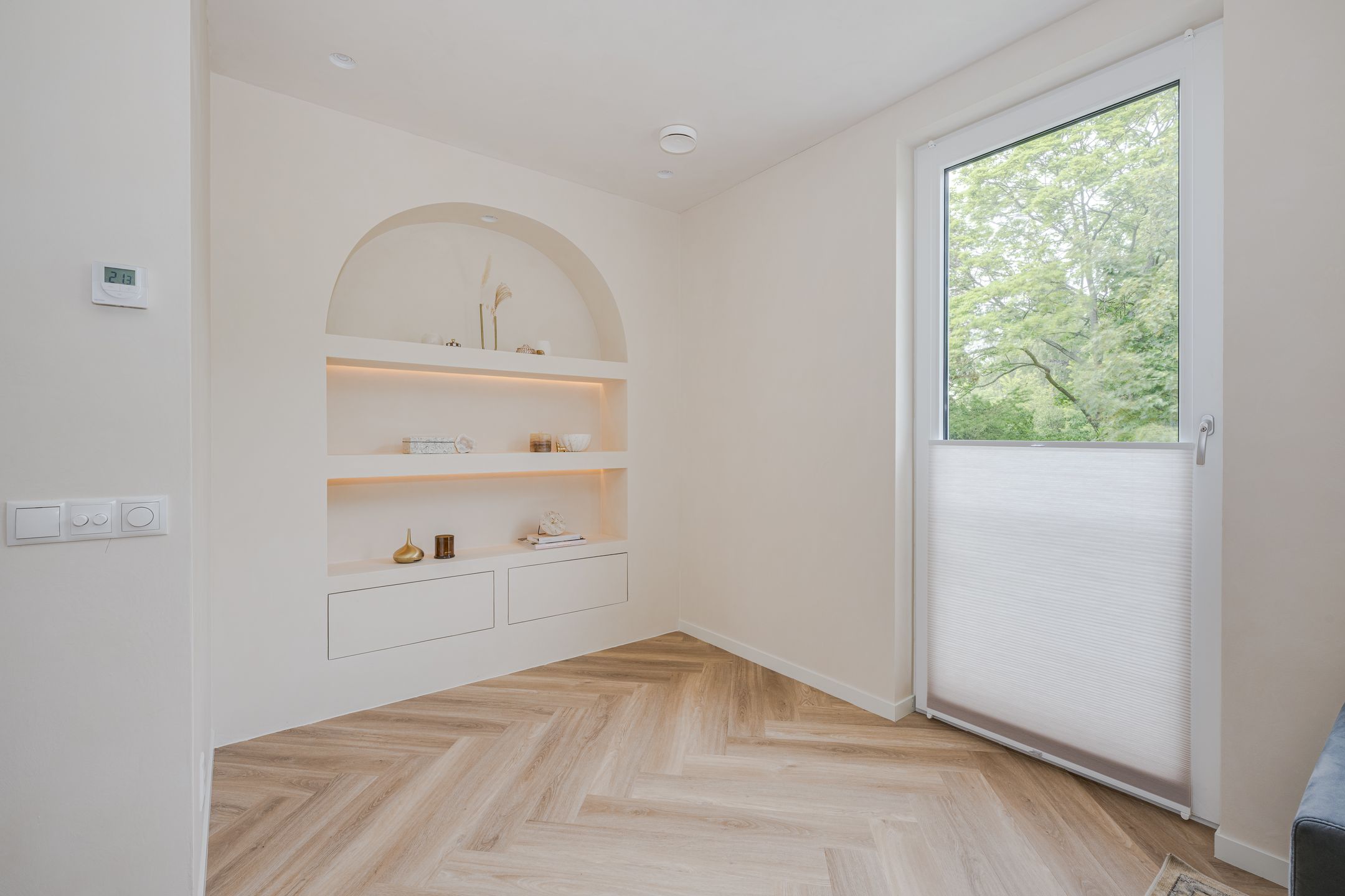 Photo 15 of Nelson Mandelapad 12