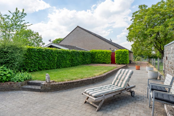 Photo 37 of Burgemeester Beckersweg 53