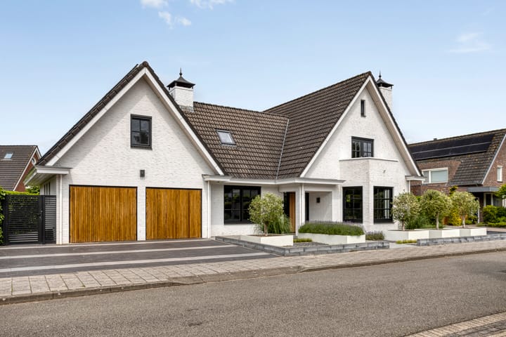 Photo 2 of Matterhorn 24