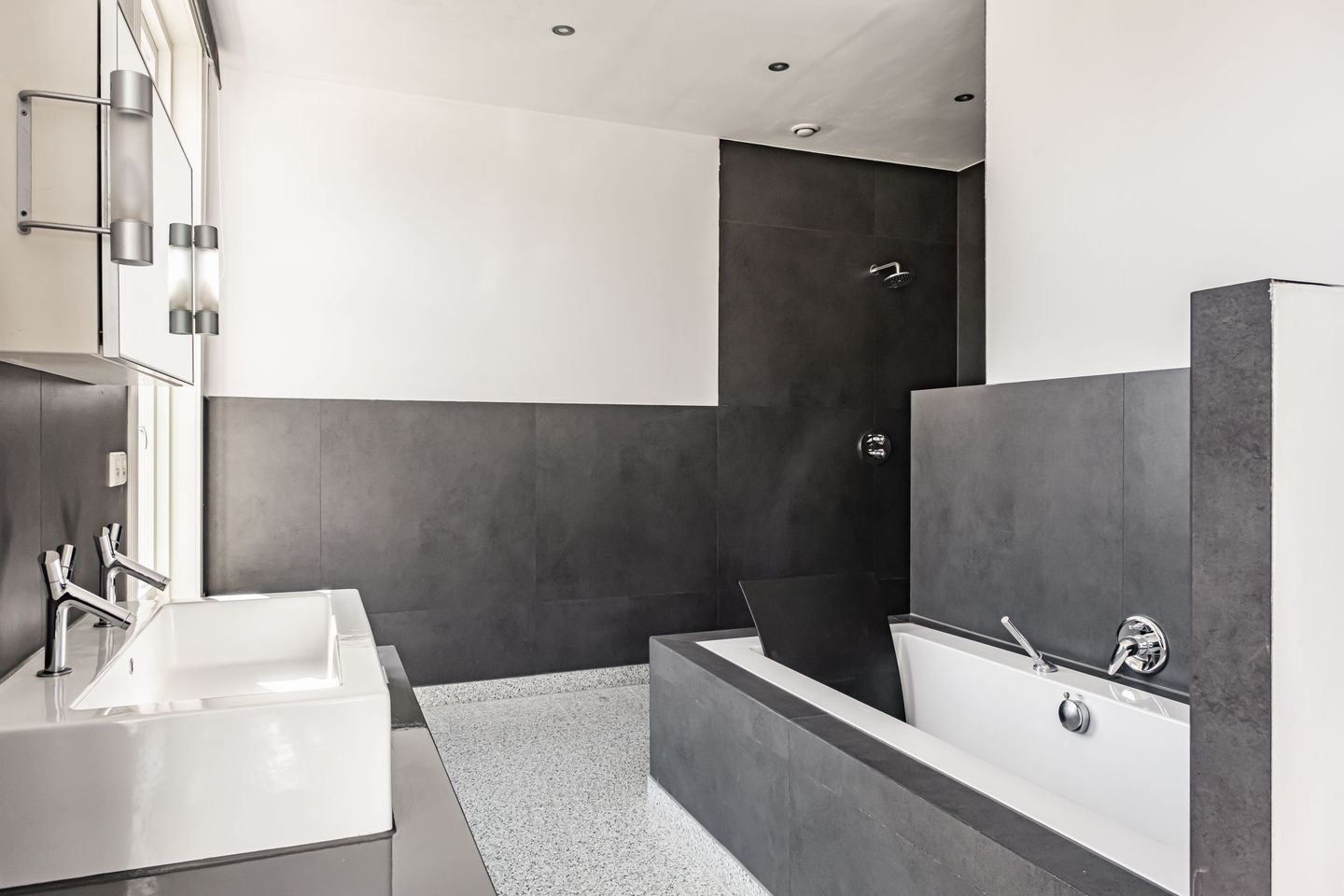 Photo 34 of Zuider Emmakade 47