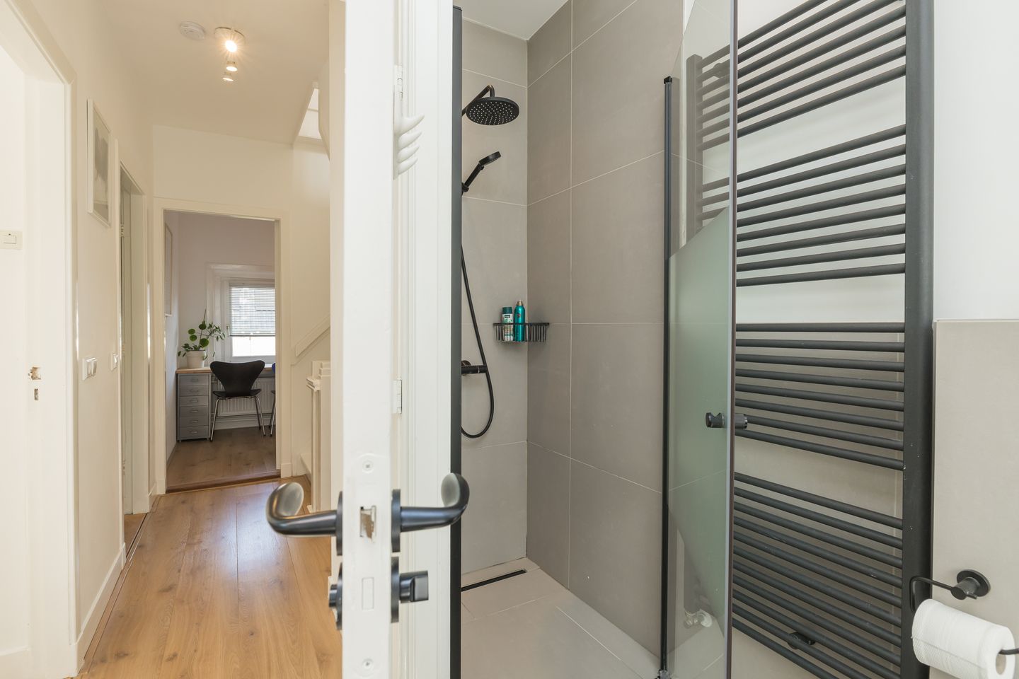 Foto 25 van Jan van den Bergstraat 51