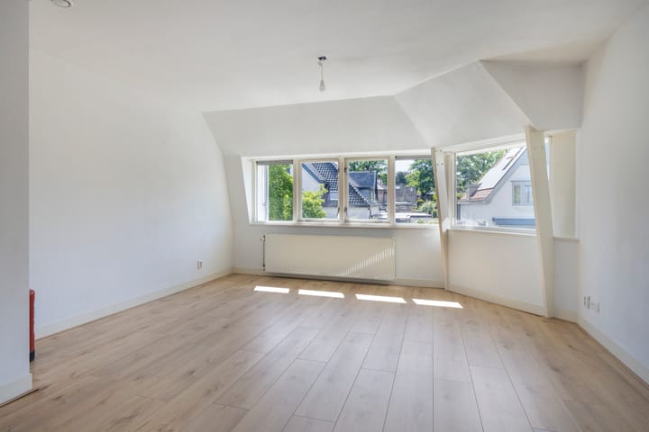 Foto 2 van Koninginnelaan 18-01