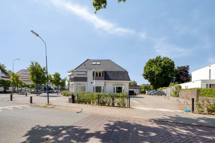 Foto 12 van Koninginnelaan 18-01