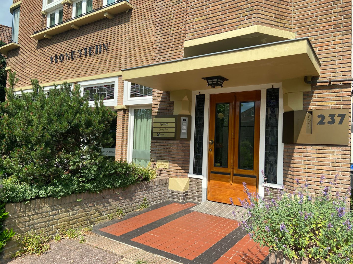 Bekijk foto 2 van Oosteinde 237