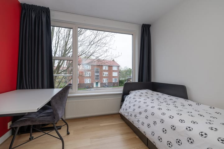 Foto 11 van Jan Tooropstraat 11