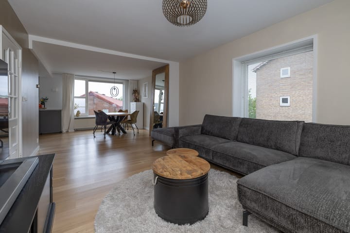 Foto 15 van Jan Tooropstraat 11