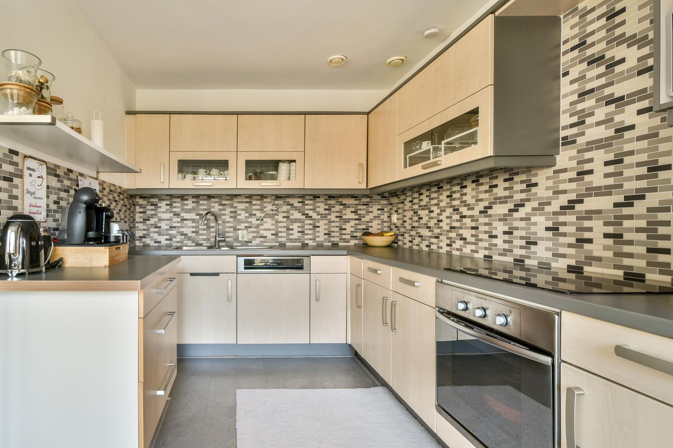 Photo 9 of Suze Groenewegplantsoen 80