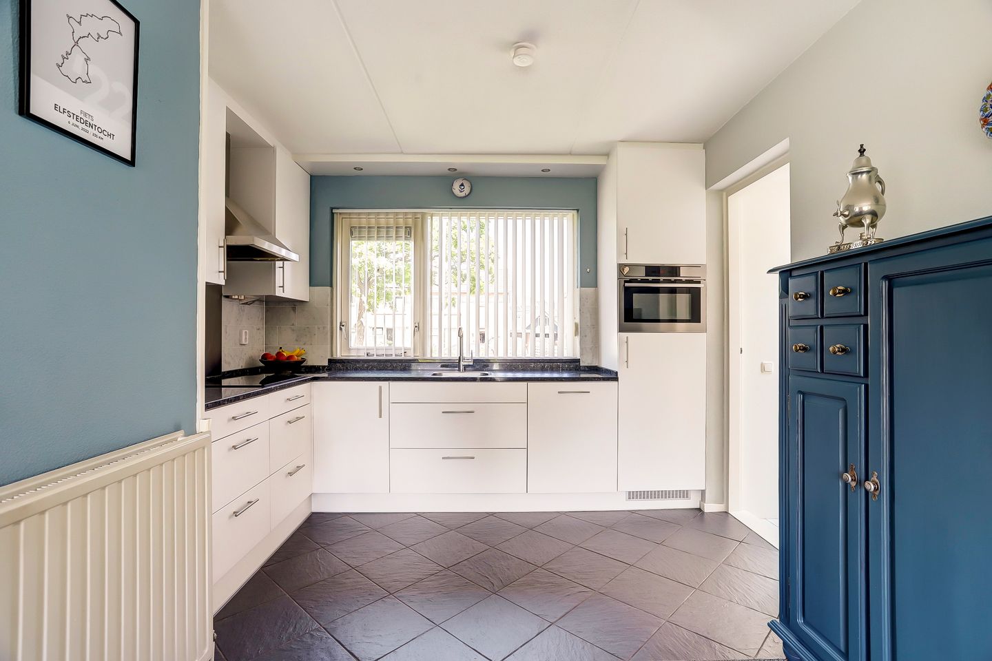 Foto 14 van Lammerts van Buerenstraat 10