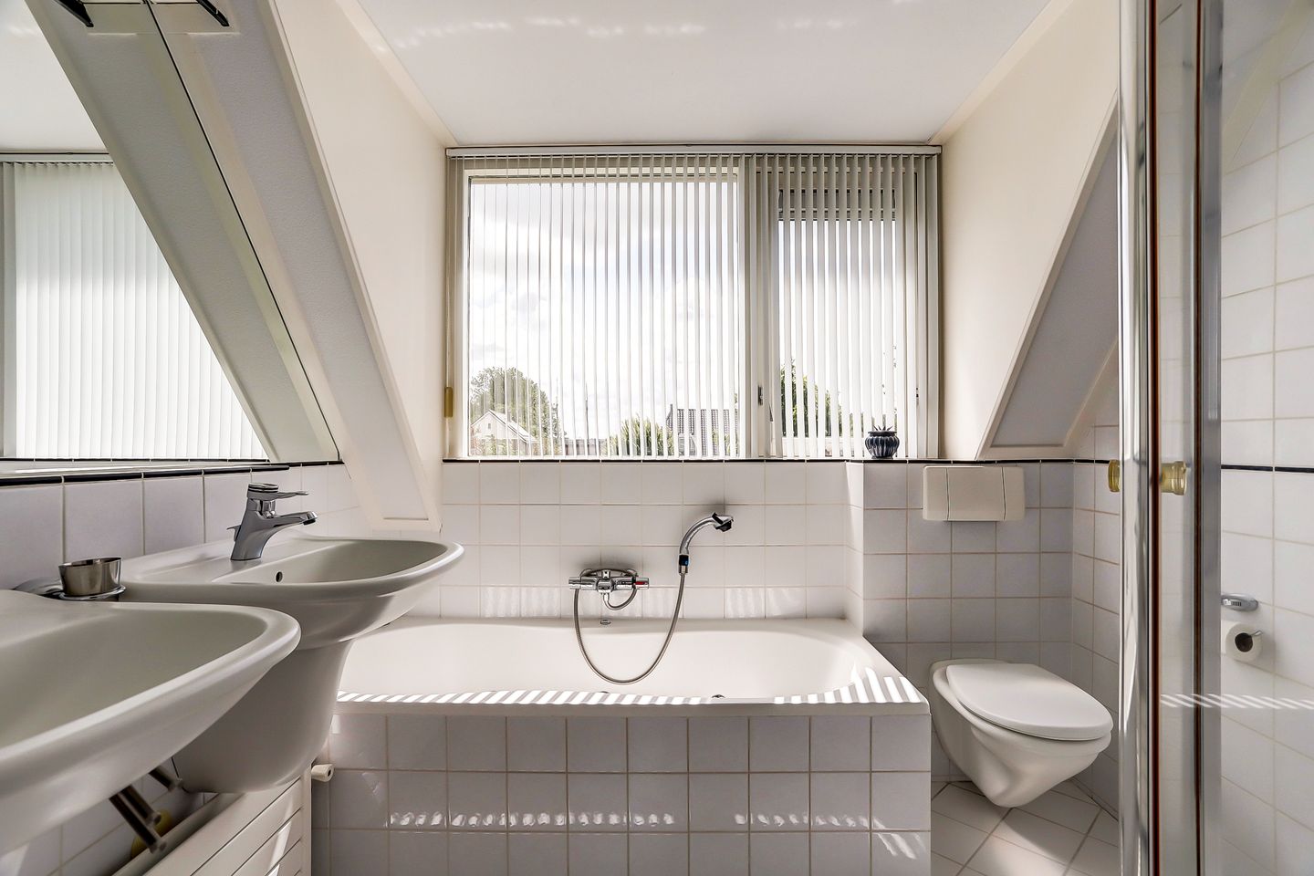 Foto 29 van Lammerts van Buerenstraat 10