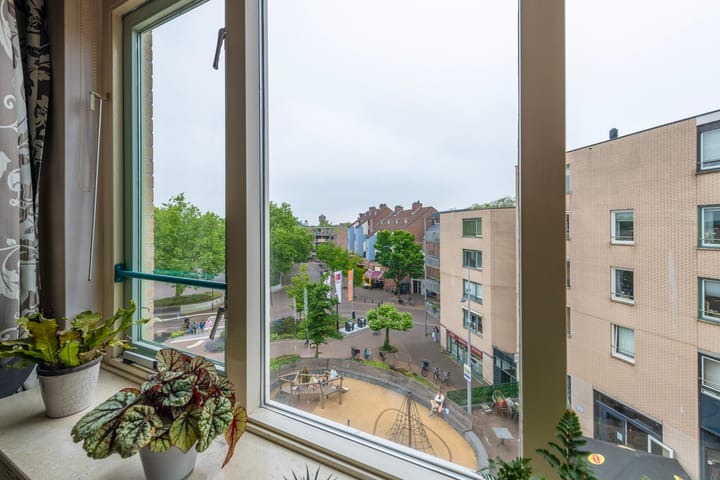 Foto 6 van Emmaplein 132