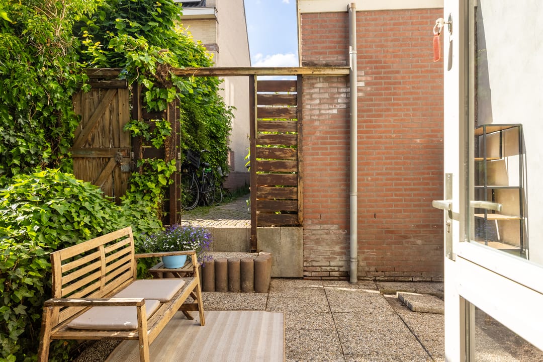 Photo 11 of Vrouwjuttenstraat 34-A