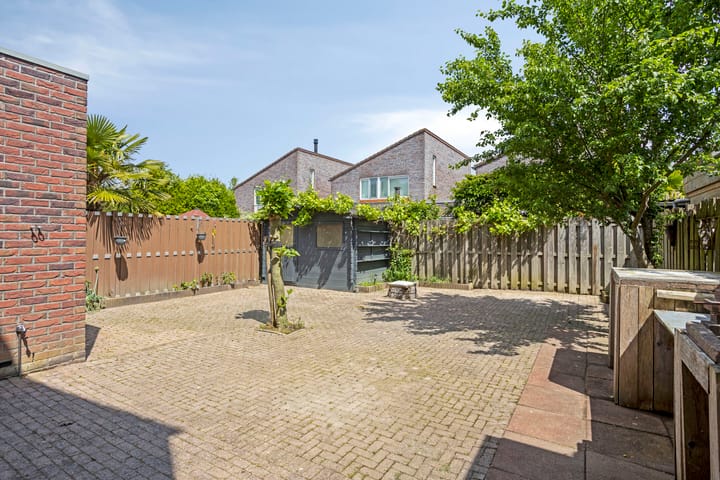 Foto 30 van Vrijdagstraat 12