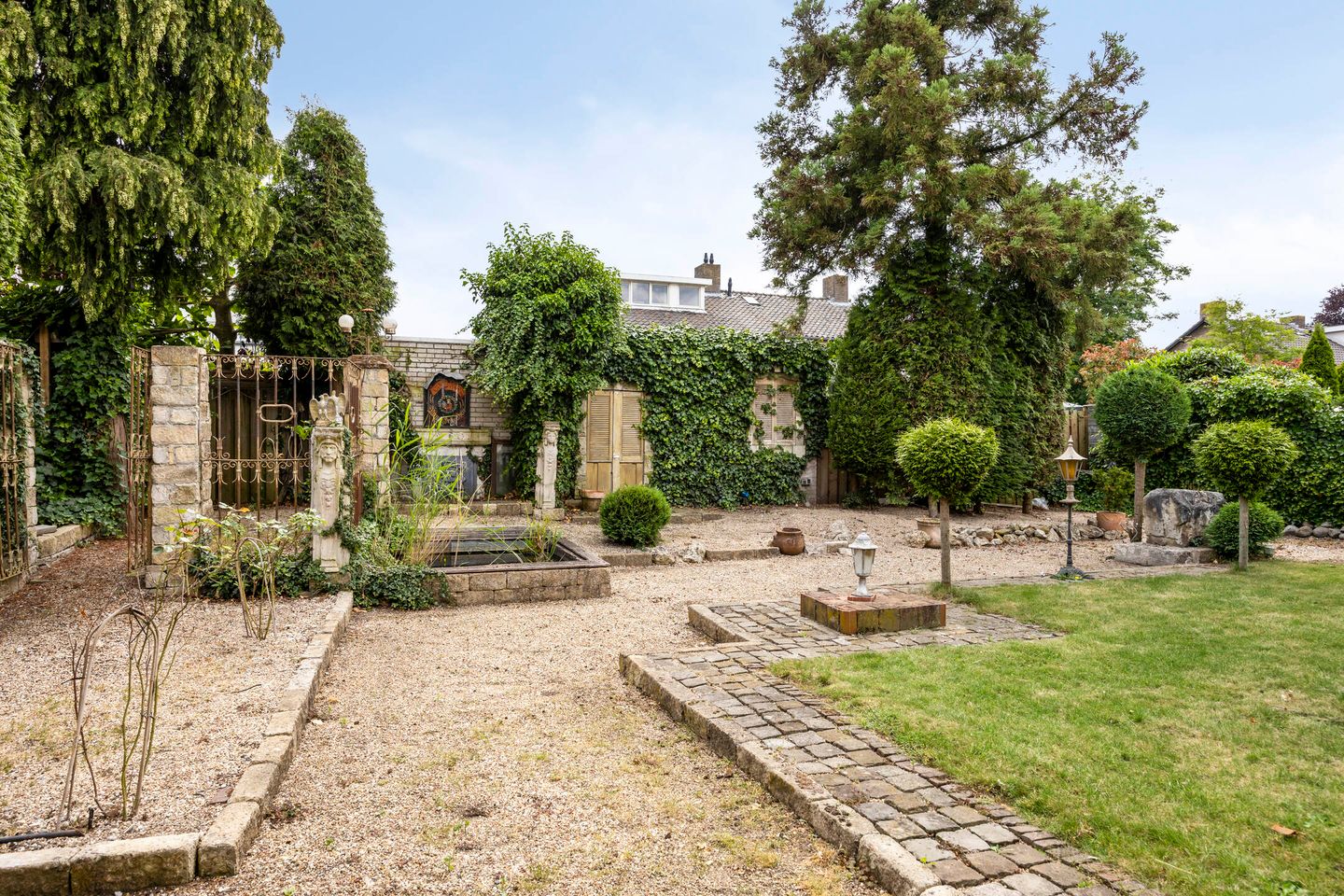 Photo 35 of Paulus Potterstraat 1