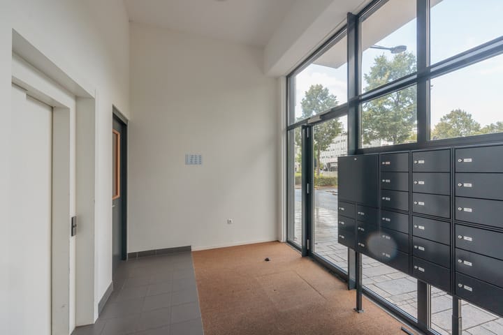 Photo 12 of Makelaarstraat 8-E