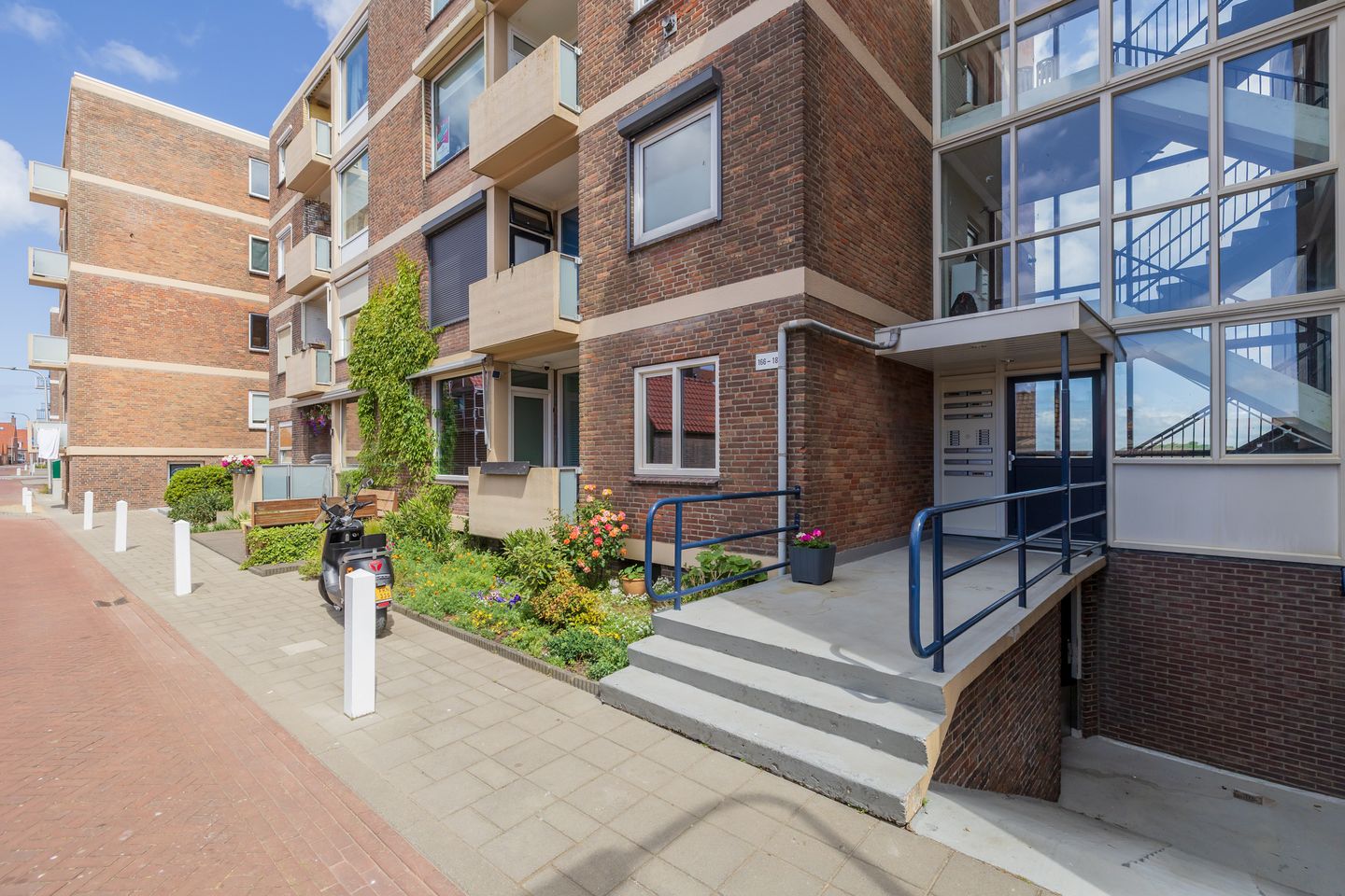 Foto 5 van Rijnmond 166