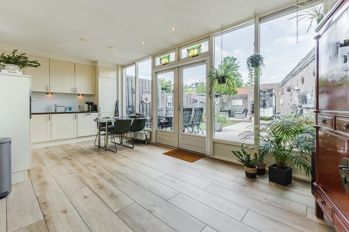 Foto 2 van Julianastraat 8