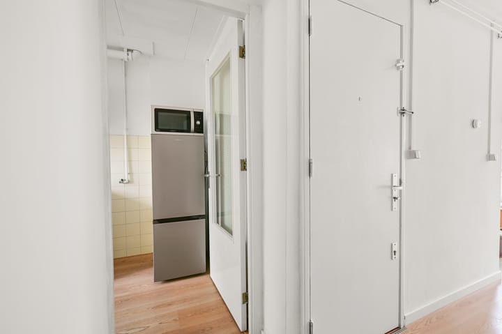 Foto 10 van Van Beuningenstraat 154-2