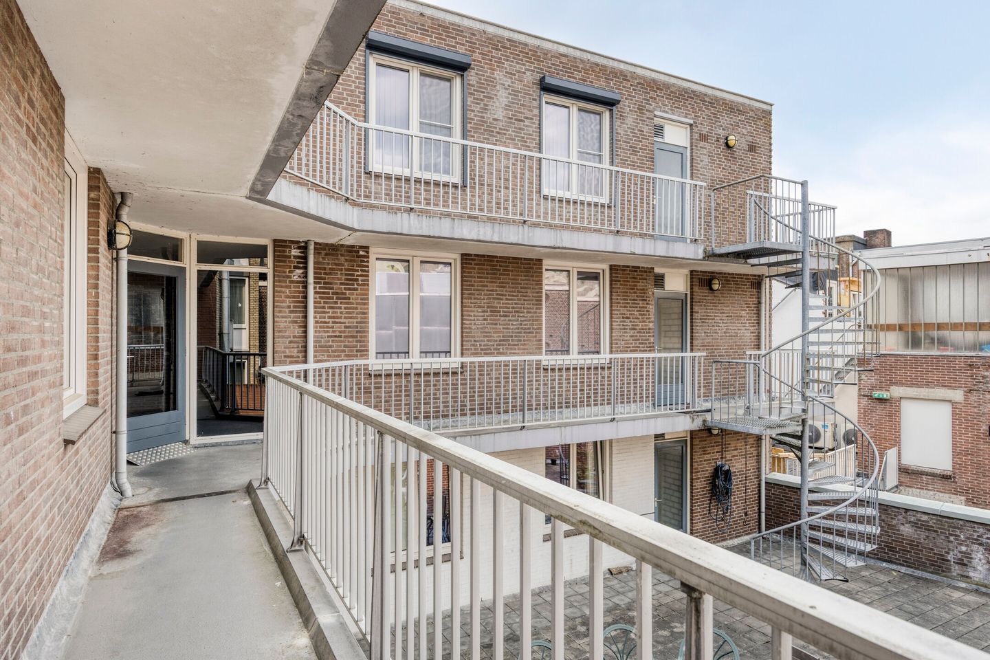 Foto 25 van Stadhuisplein 355-07