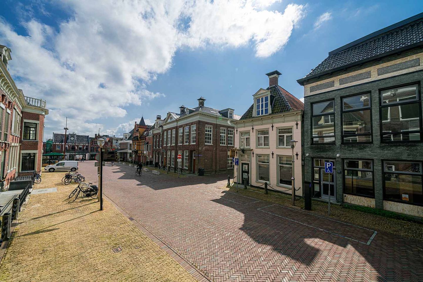 View photo 2 of Marktstraat 12