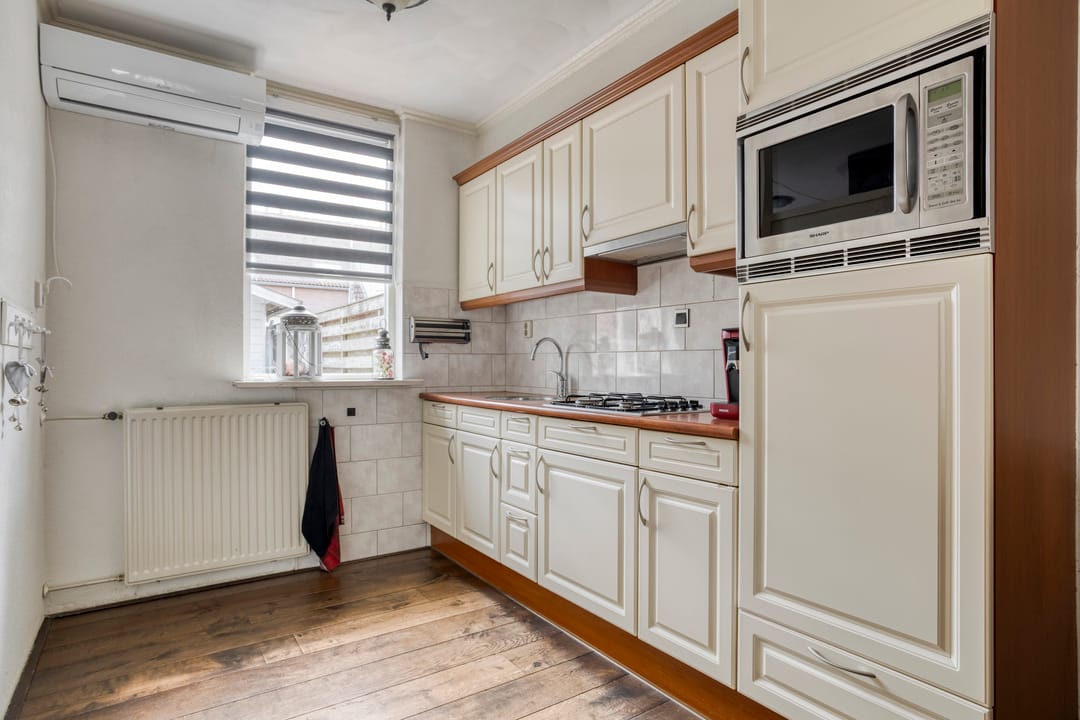 Photo 8 of Dopheidestraat 12