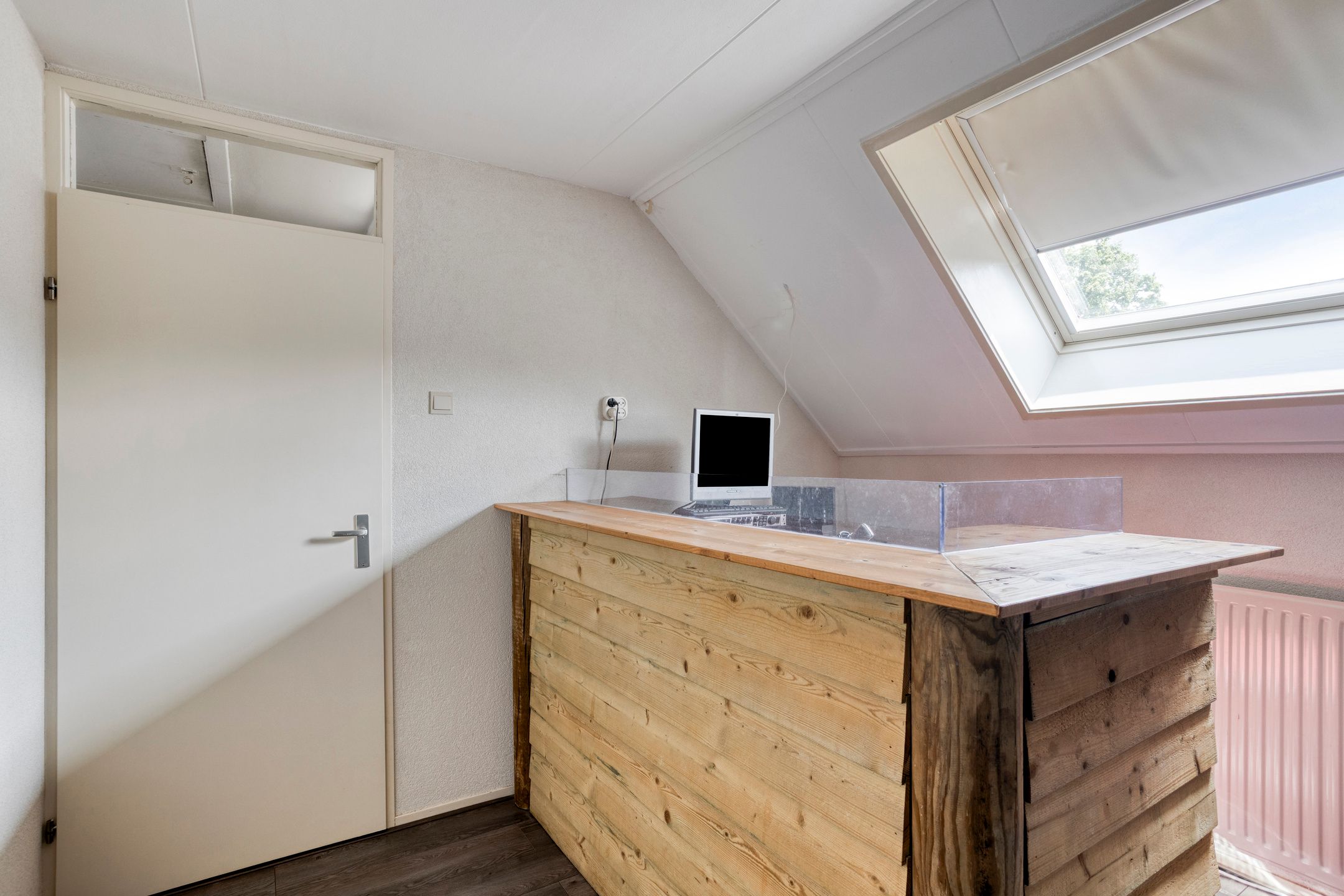 Photo 21 of Dopheidestraat 12