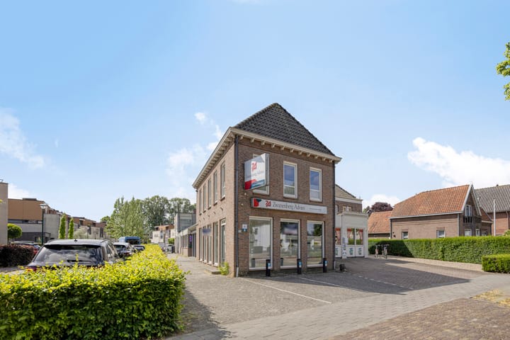 't Dorp 103, Heesch