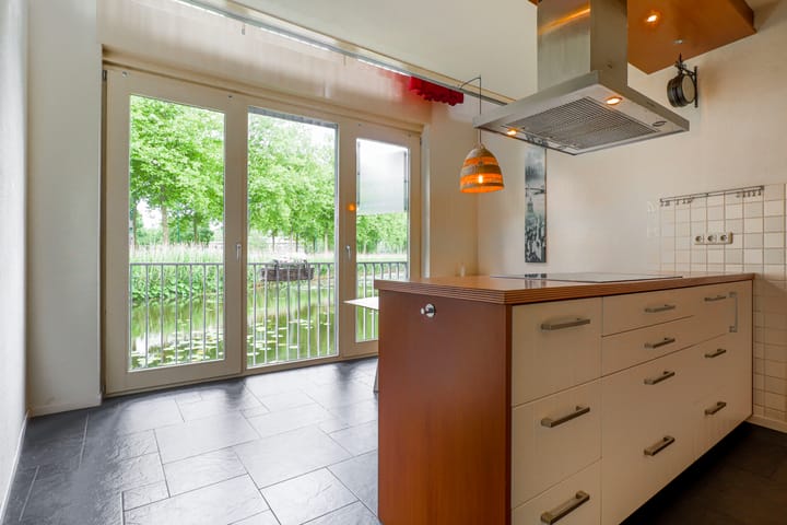 Photo 7 of Albert Schweitzerstraat 2