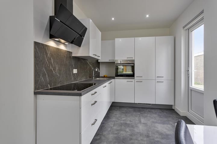 Photo 3 of Thijmstraat 1