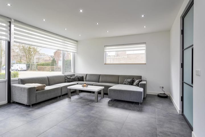 Photo 11 of Thijmstraat 1