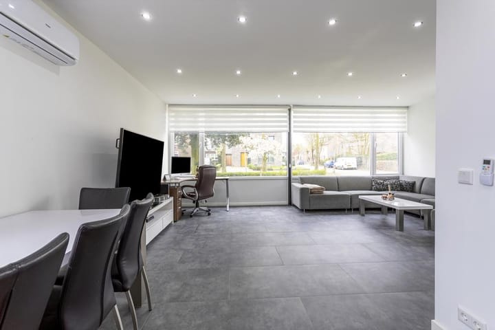 Photo 12 of Thijmstraat 1