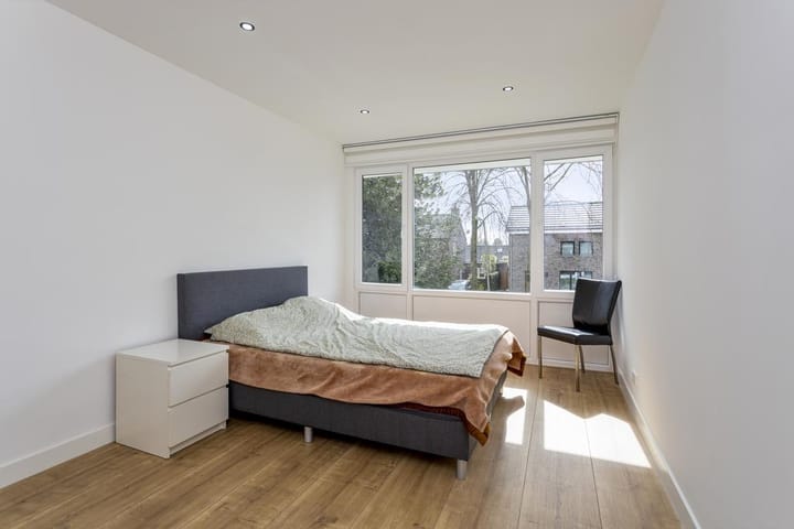 Photo 22 of Thijmstraat 1