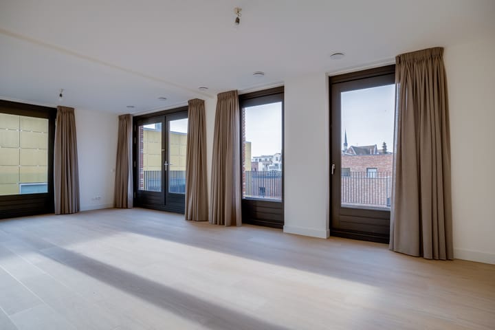 Foto 5 van Vrouwjuttenhof 56