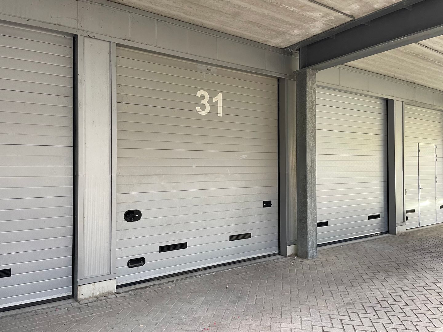 View photo 1 of Honderdland 328