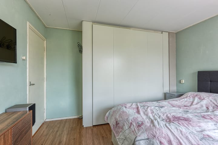 Photo 19 of Julianapark 3