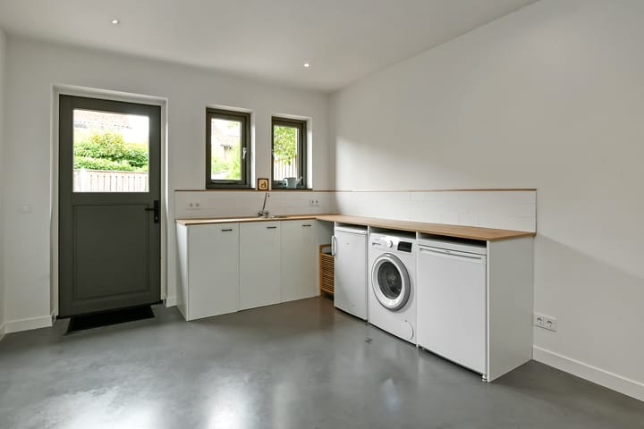 Foto 21 van Johan de Wittstraat 17