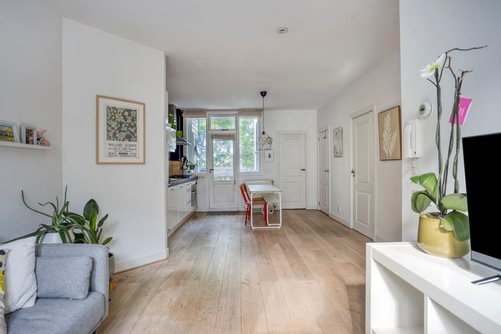 Foto 12 van Van Bossestraat 10-2