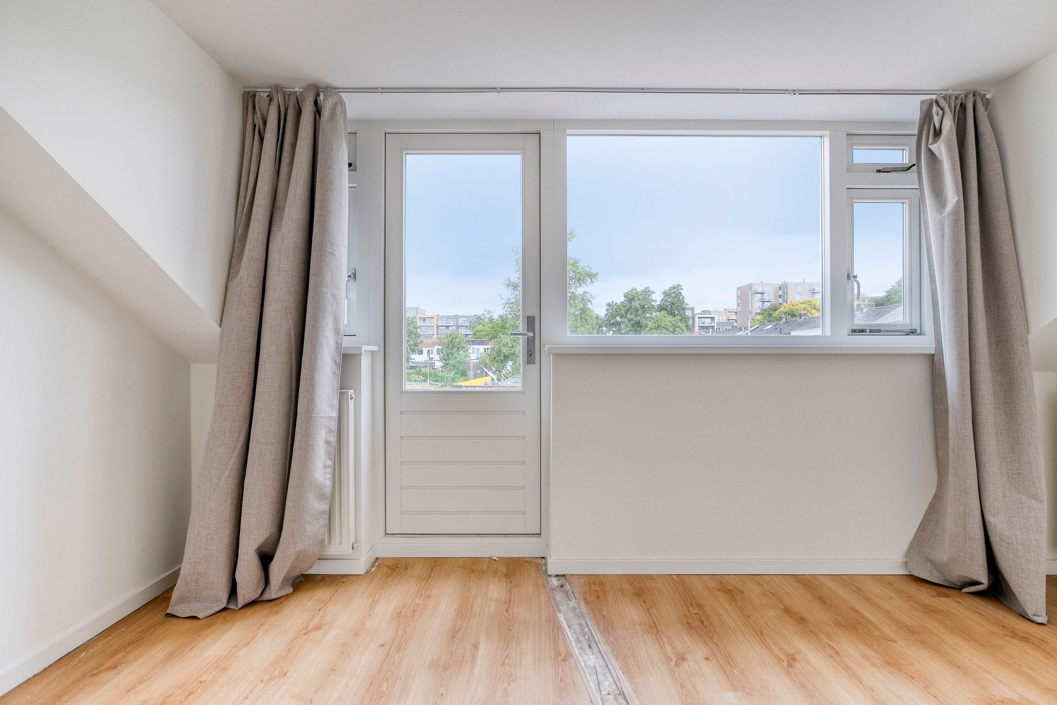 Foto 15 van Leliestraat 25