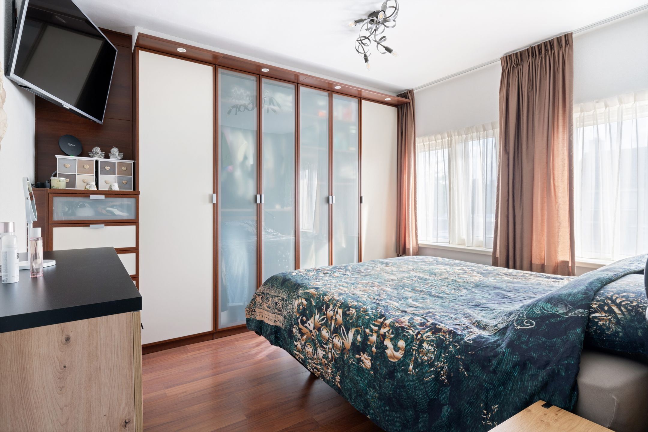 Foto 24 van Hazebroekstraat 14