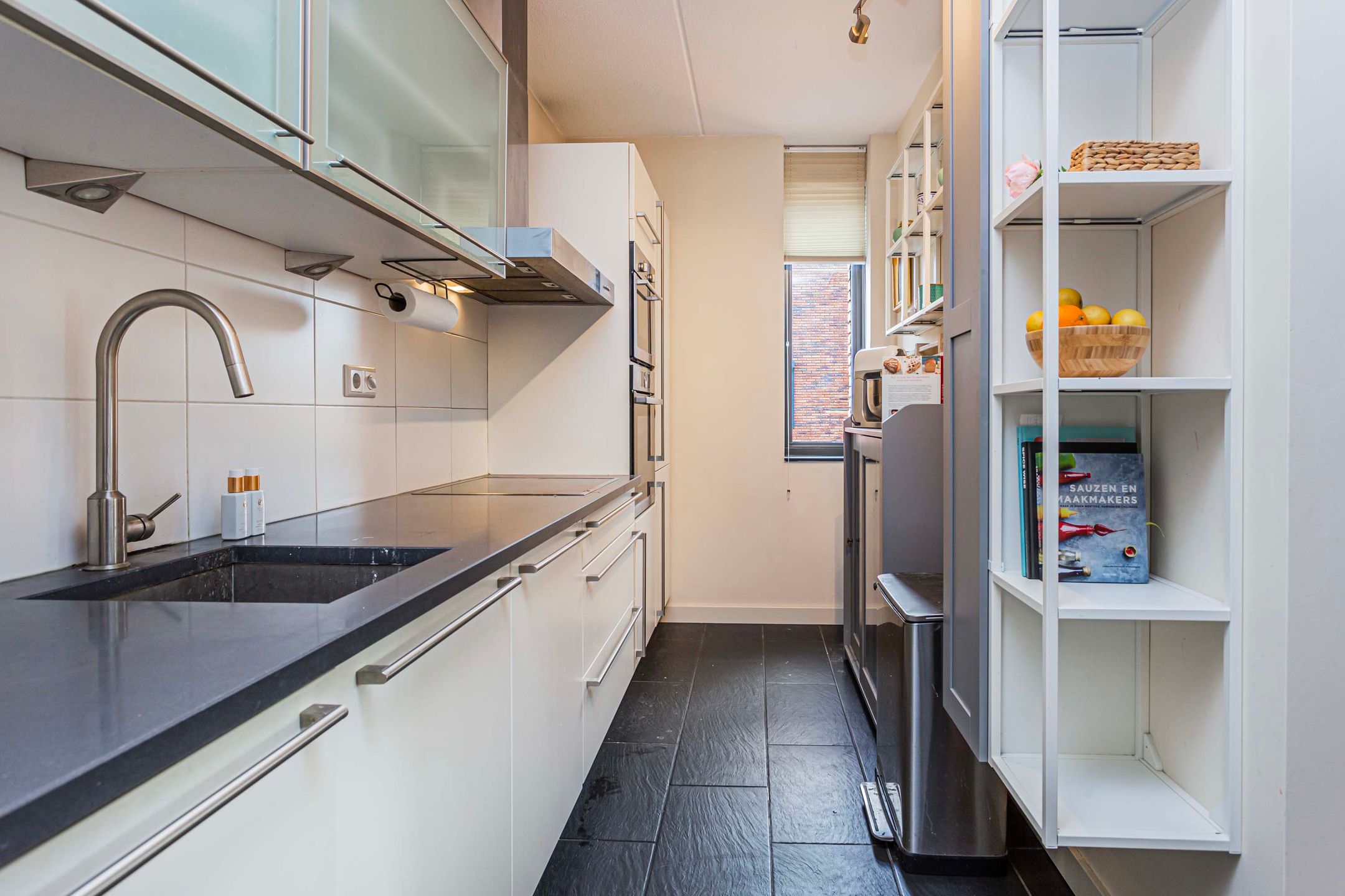 Photo 9 of Krophollerstraat 10