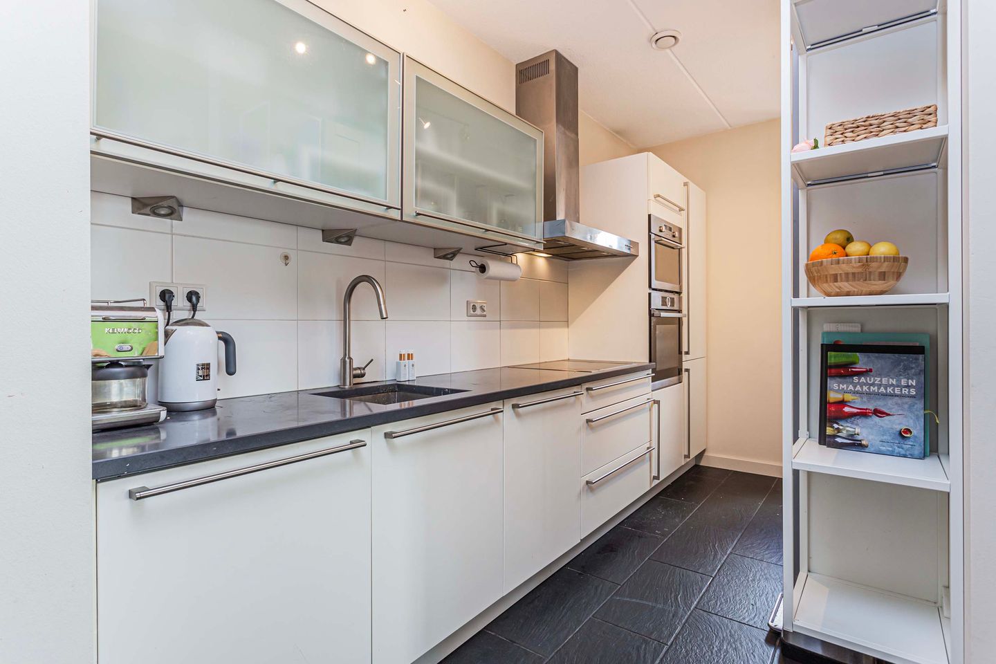 Photo 10 of Krophollerstraat 10