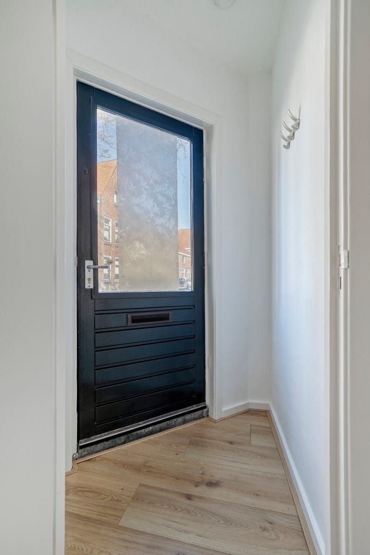 Photo 3 of Van Beverenstraat 15-B