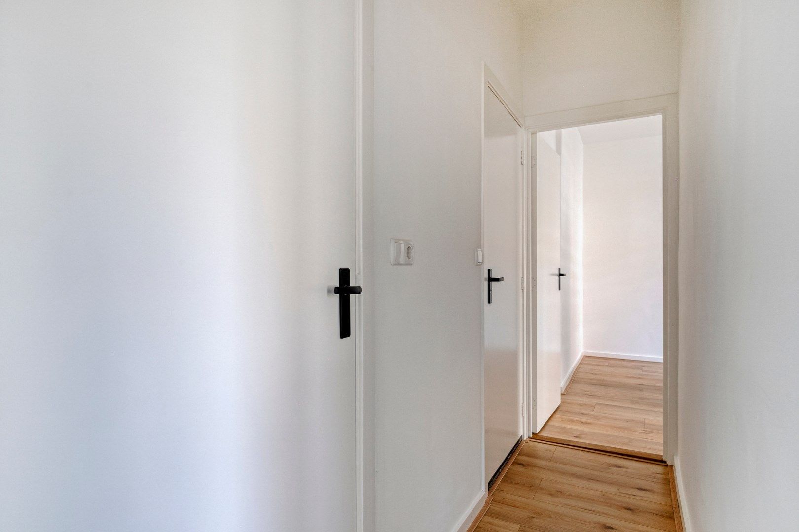 Photo 9 of Van Beverenstraat 15-B