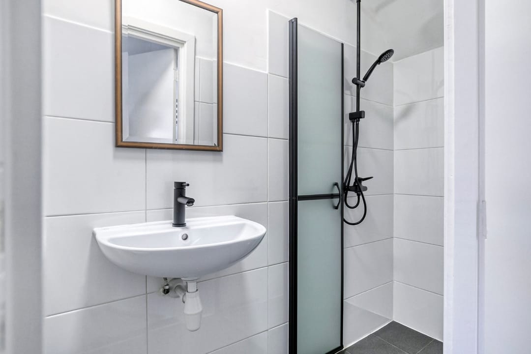 Photo 11 of Van Beverenstraat 15-B