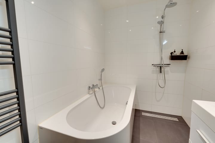 Foto 21 van Van Oldenbarneveldtstraat 35-2