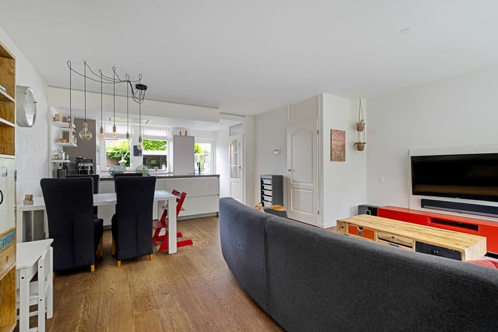 Photo 6 of Weerselosestraat 74