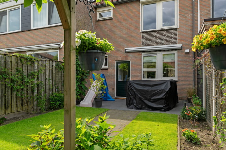 Photo 31 of Weerselosestraat 74